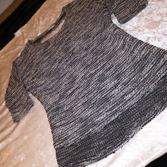Entro Black White Grey 3/4 Sleeve Sweater with High Low Hems Open Back - Picture 3 of 8